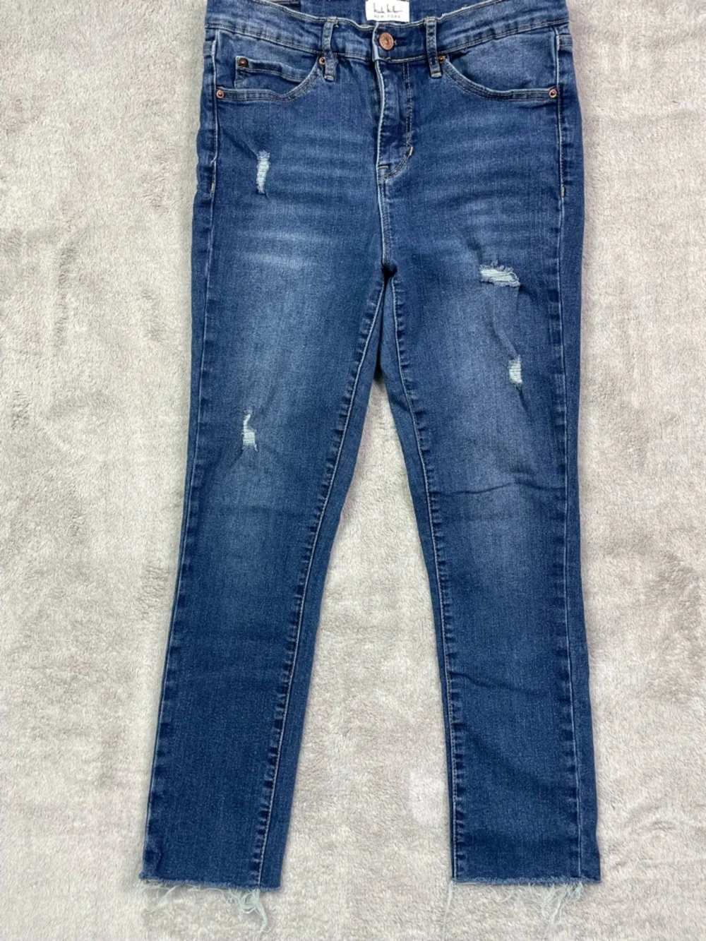 Nicole Miller Soho High Rise Skinny Crop Distressed Jeans Size 4